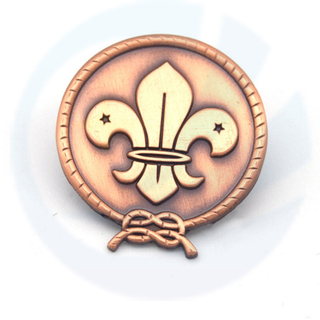 Hochwertige antike Kupfer Metall Lilly Lapel Pin Rundform Scouts Sport Pin Abzeichen für Souvenir