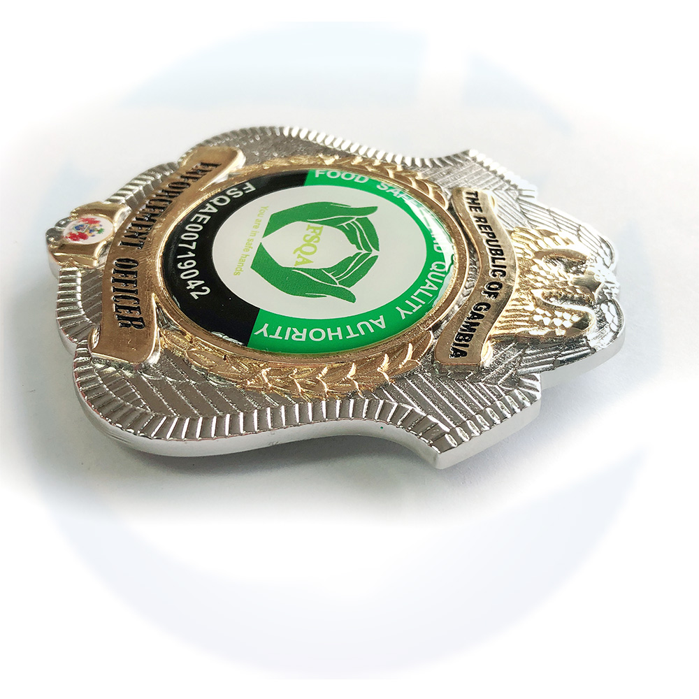 Nigeria Police Badge Gambia Offizier Metallmedaillenaufkleber mit Glas Metallnadelabzeichen
