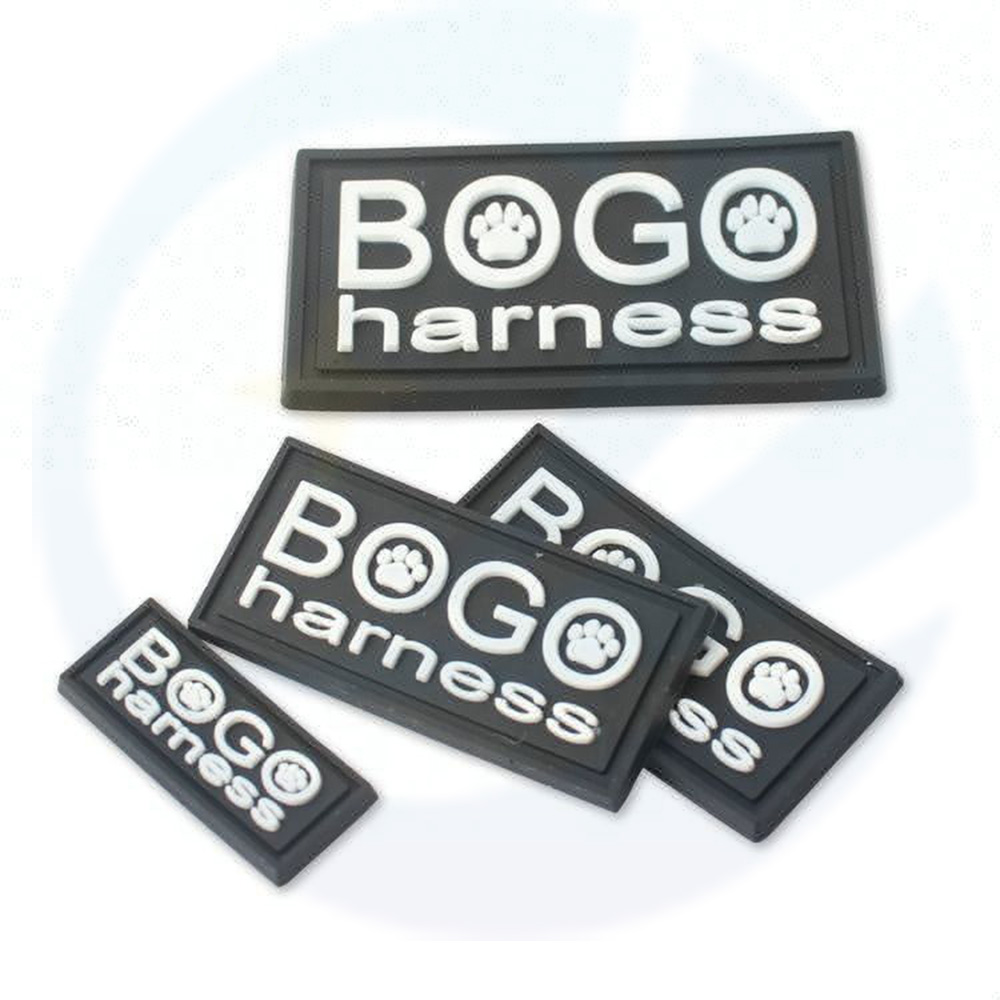 Nähen Sie geprägte benutzerdefinierte private Markennamen 3D -Logo Kleidungsstück Weiche PVC -Gummi -Patch -Etiketten für Kleidung